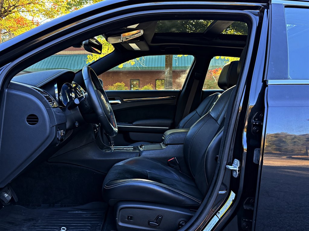Used 2013 Chrysler 300 SRT8 w/ Harman Kardon Audio Group RWD image 10