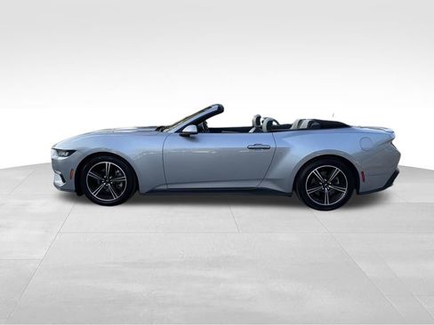 Used 2024 Ford Mustang Premium image 5