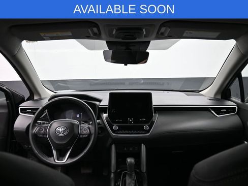 Used 2025 Toyota Corolla Cross XLE AWD/4WD image 25