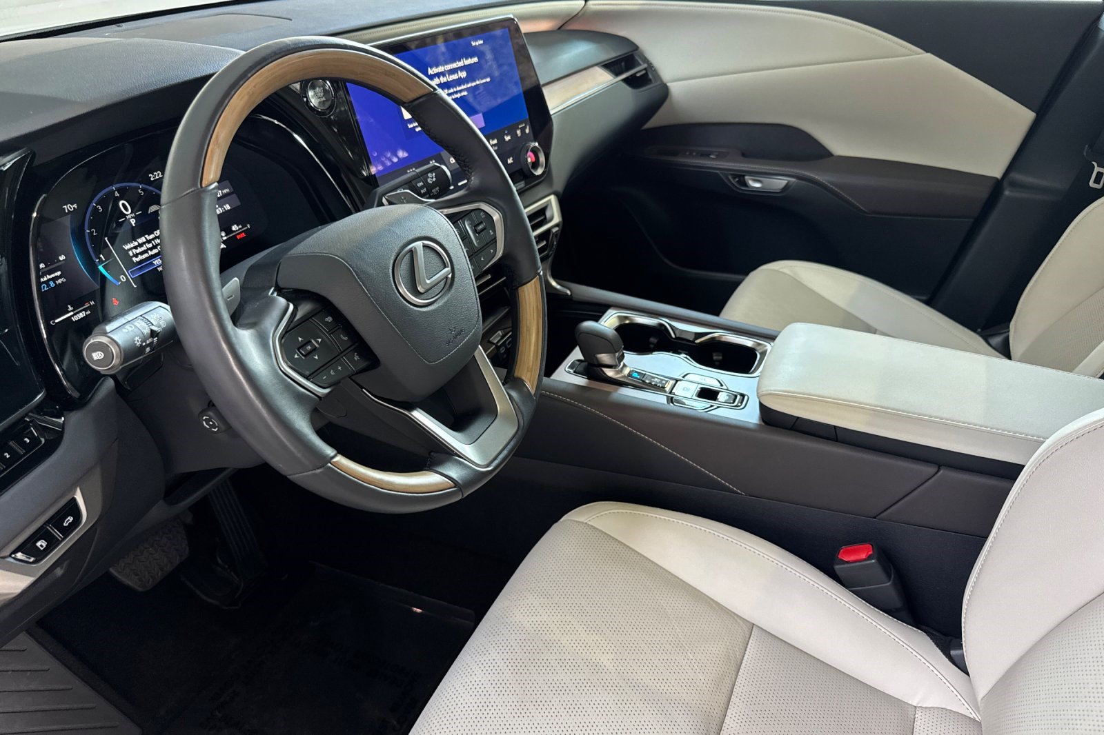 Certified 2026 Lexus RX 350 Premium Plus w/ Accessory Package (Z1) FWD image 11