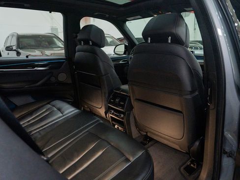 Used 2018 BMW X5 xDrive50i w/ M Sport Package image 37