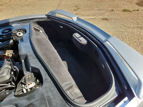 Used 2020 Chevrolet Corvette Stingray w/ Z51 Performance Package image 9