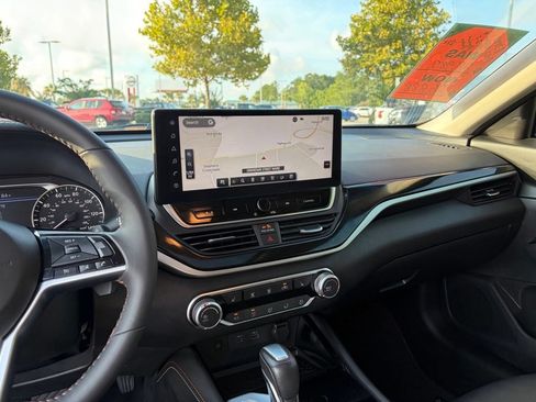 Certified 2023 Nissan Altima 2.5 SR w/ SR Premium Package FWD image 23