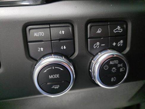 Used 2022 GMC Sierra 1500 AT4 w/ AT4 Preferred Package AWD/4WD image 19