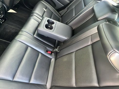 Used 2015 Jeep Grand Cherokee Overland image 16