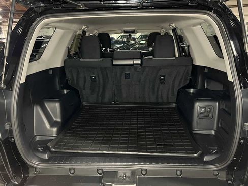 Used 2015 Toyota 4Runner SR5 AWD/4WD image 15