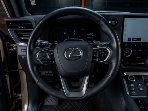 Used 2025 Lexus GX 550 AWD/4WD image 19