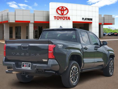 Used 2025 Toyota Tacoma TRD Sport RWD image 4