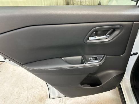 Certified 2024 Nissan Rogue SV image 28