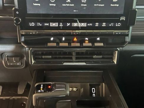 New 2026 GMC Hummer EV SUV w/ LPO, Dark Essentials Package AWD/4WD image 16