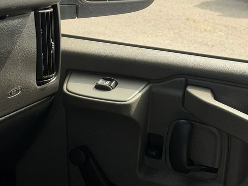 Used 2019 Chevrolet Express 2500 RWD image 30