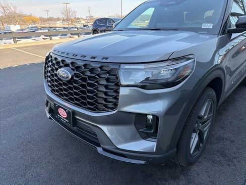 New 2026 Ford Explorer ST-Line w/ ST-Line Street Pack image 8