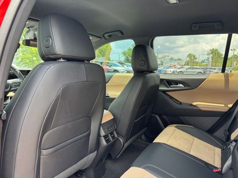 New 2025 Chevrolet Equinox ACTIV w/ Convenience Package III FWD image 16