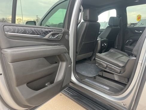 Used 2023 GMC Yukon XL Denali image 37