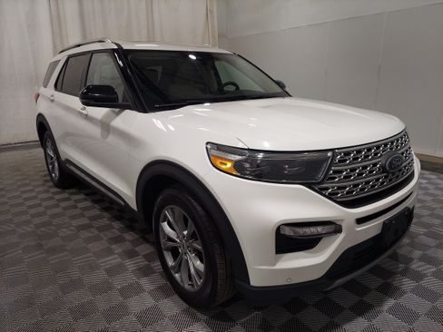 Used 2022 Ford Explorer Limited w/ Class IV Trailer Tow Package AWD/4WD image 4