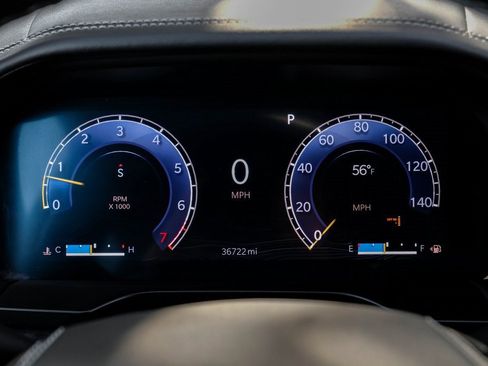 Used 2022 Jeep Grand Cherokee Overland w/ Luxury Tech Group IV image 30