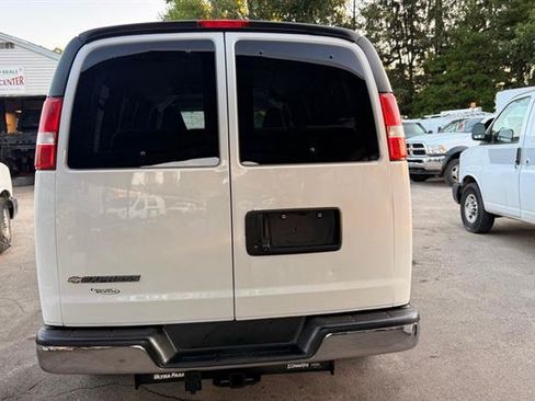 Used 2017 Chevrolet Express 3500 LT w/ LT Preferred Equipment Group RWD image 7