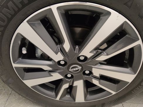 Used 2025 Nissan Versa S w/ S Plus Package image 31