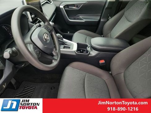 Used 2024 Toyota RAV4 XLE FWD image 14