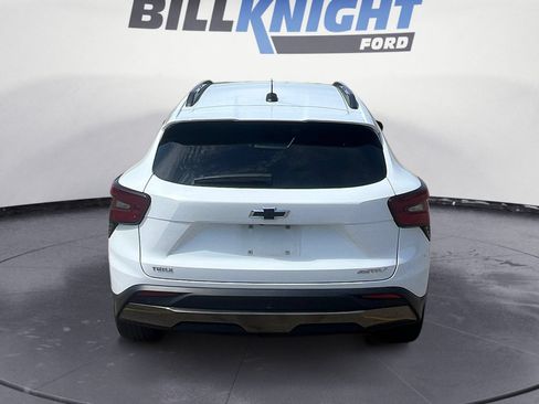 Used 2025 Chevrolet Trax ACTIV w/ Driver Confidence Package FWD image 3