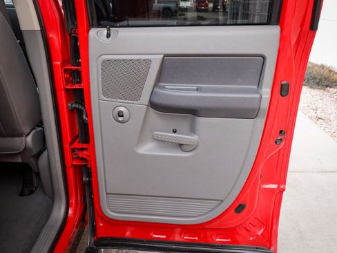 Used 2007 Dodge Ram 1500 Truck SLT image 29