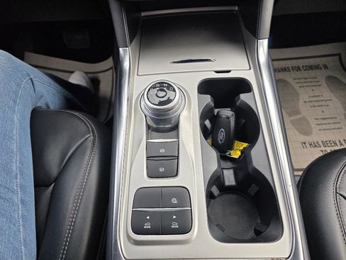 Used 2023 Ford Explorer XLT w/ Equipment Group 202A image 15