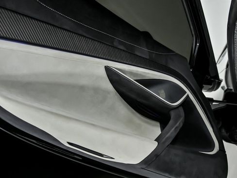 Used 2021 McLaren 765LT image 23