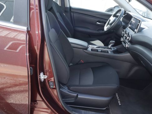 Used 2025 Nissan Sentra SV FWD image 21