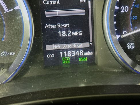 Used 2017 Toyota Highlander XLE image 19