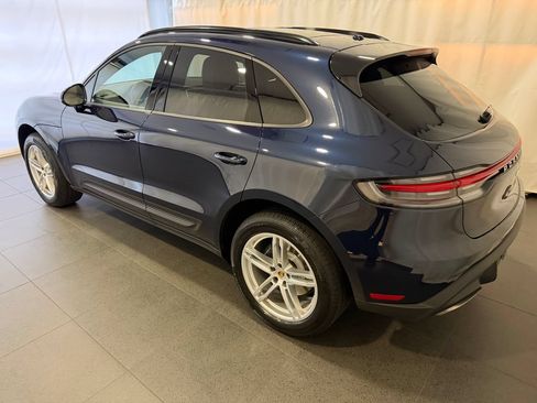 Used 2023 Porsche Macan AWD/4WD image 3