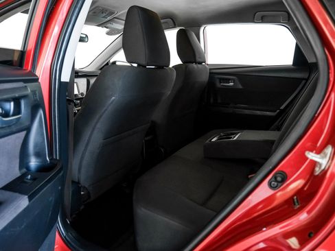 Used 2018 Toyota Corolla iM FWD image 32