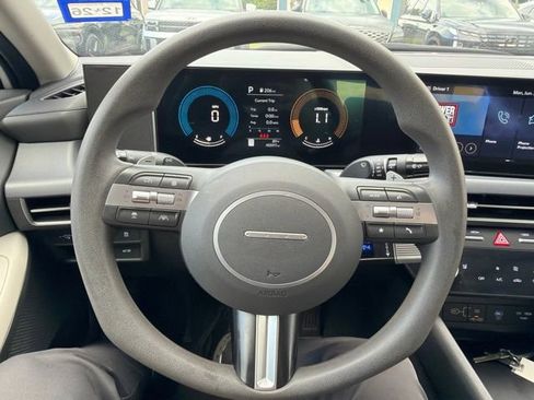 Used 2025 Hyundai Sonata SEL FWD image 23