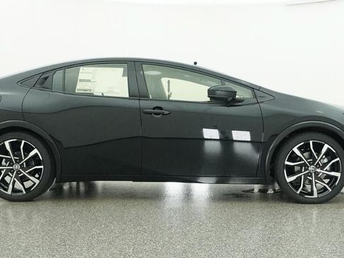 New 2026 Toyota Prius Plug-In Hybrid FWD image 27