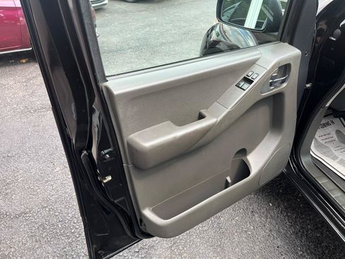 Used 2014 Nissan Frontier SV AWD/4WD image 22