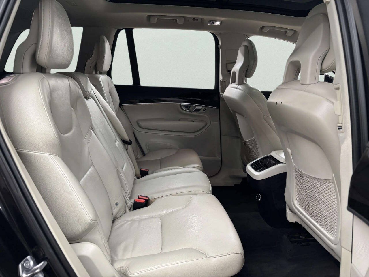Used 2018 Volvo XC90 T5 Momentum w/ Convenience Package FWD image 24