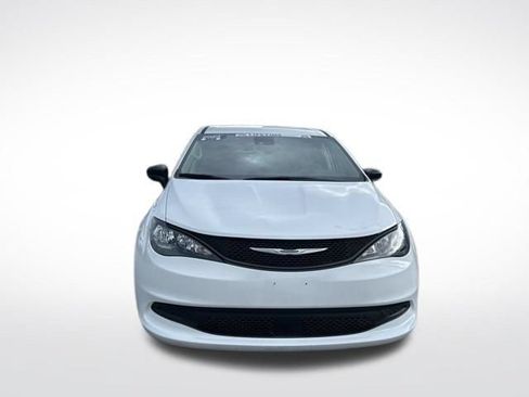 Used 2024 Chrysler Voyager LX FWD image 13