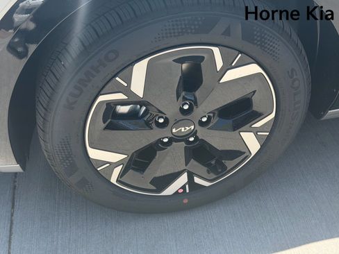 New 2026 Kia Niro Wave FWD image 8