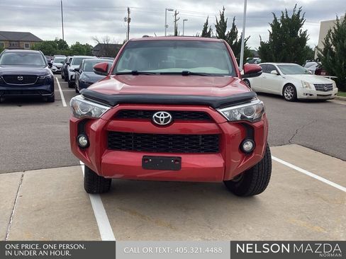 Used 2019 Toyota 4Runner SR5 Premium AWD/4WD image 2