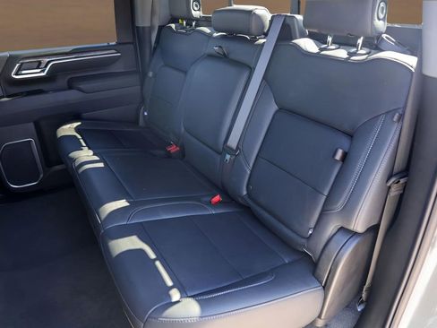 Used 2025 Chevrolet Silverado 2500 LTZ w/ LTZ Convenience Package AWD/4WD image 23