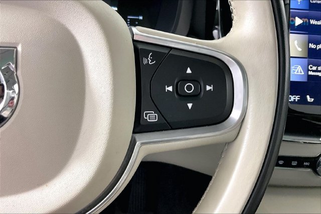 Used 2018 Volvo XC60 T5 Momentum AWD/4WD image 6
