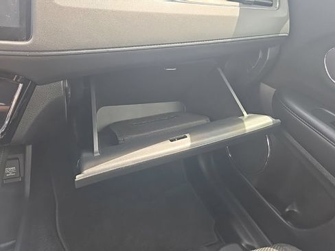 Used 2018 Honda HR-V EX image 21