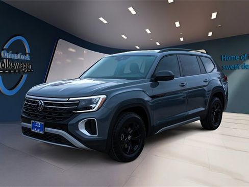 New 2026 Volkswagen Atlas Peak Edition image 8