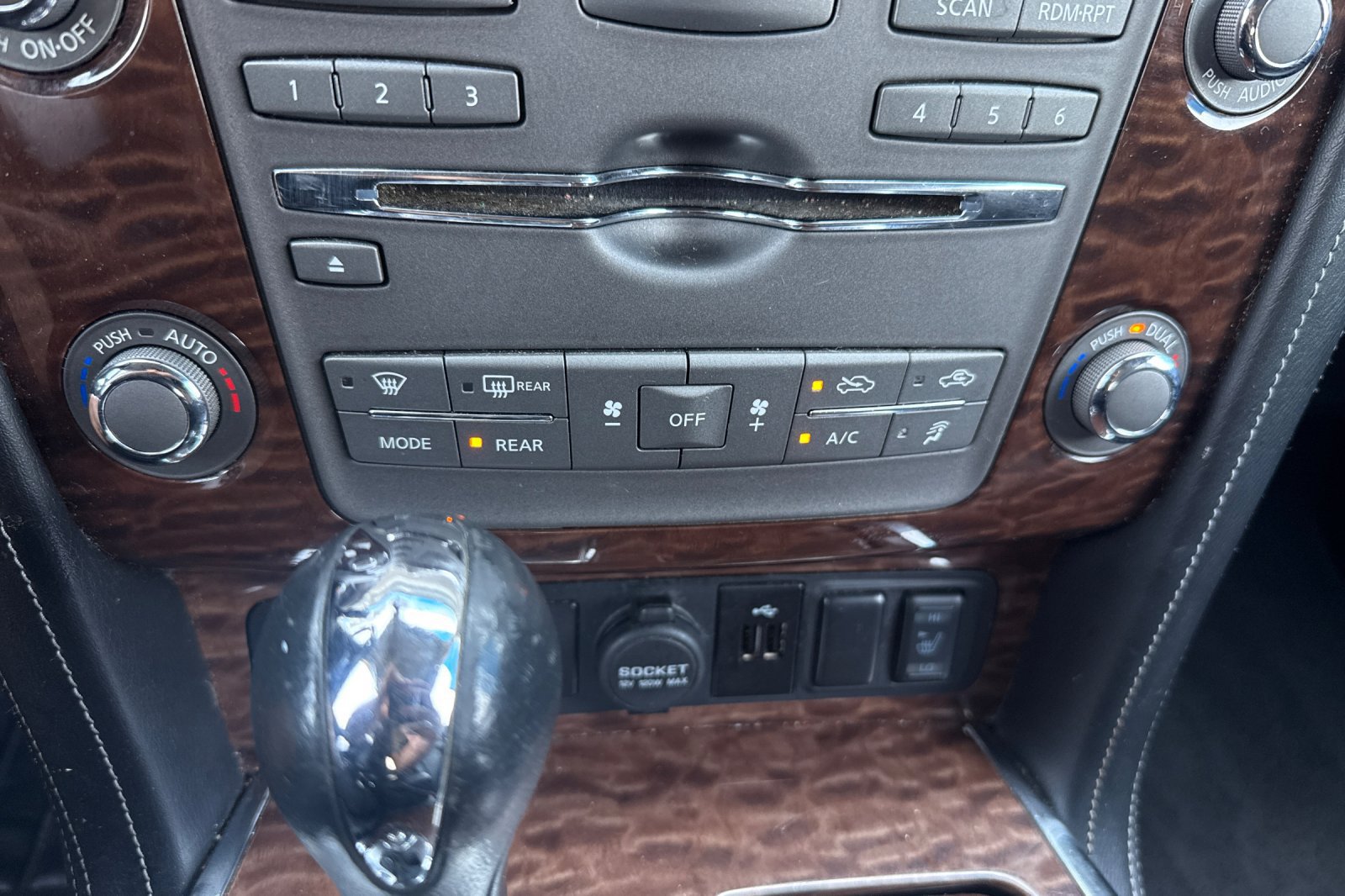 Used 2020 Nissan Armada SL w/ Premium Package AWD/4WD image 28