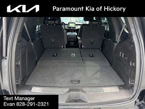 Used 2023 Chevrolet Tahoe Z71 w/ Luxury Package AWD/4WD image 12