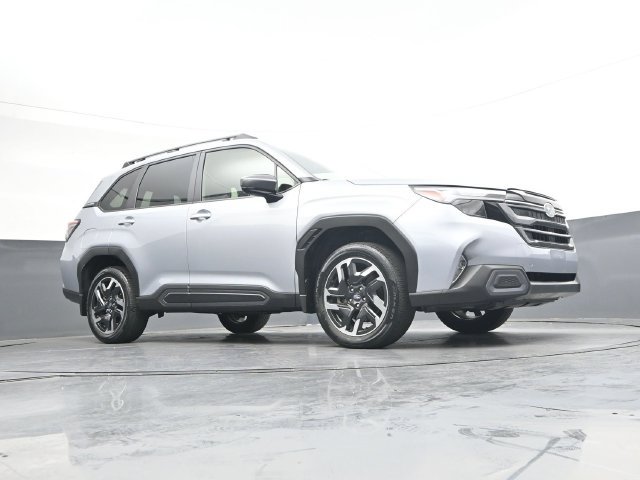 Used 2025 Subaru Forester Limited AWD/4WD image 31
