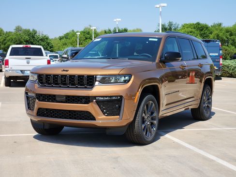 New 2026 Jeep Grand Cherokee L Limited AWD/4WD image 2