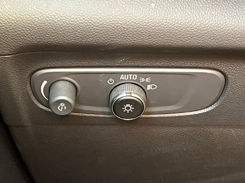 Used 2023 Buick Envision Essence image 27