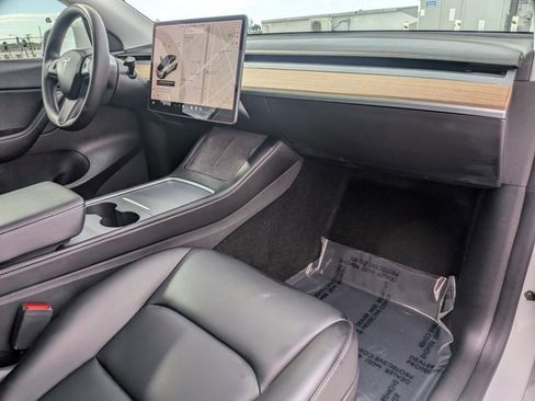 Used 2021 Tesla Model Y Performance image 22