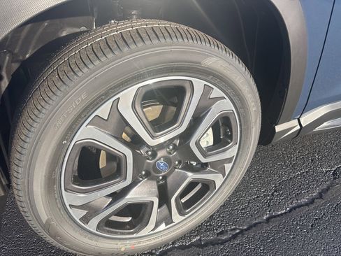 New 2025 Subaru Ascent Limited w/ Popular Package #2 image 3