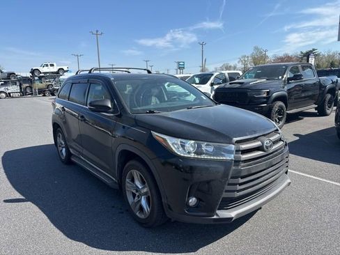 Used 2019 Toyota Highlander Limited w/ Carpet Mat Package (TMS) image 9